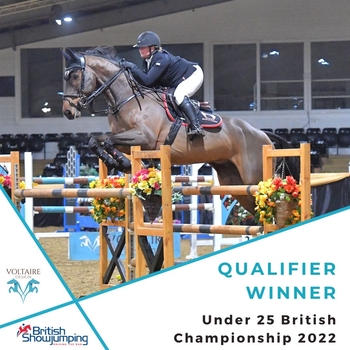 Jessica Hewitt is victorious in the Voltaire Design U25 Championship Qualifier at Arena UK